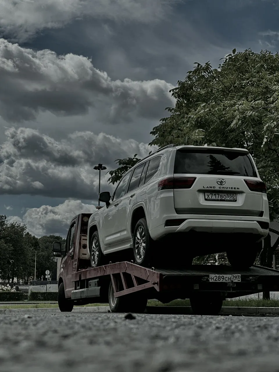 land cruiser 300 — вывоз с парковки