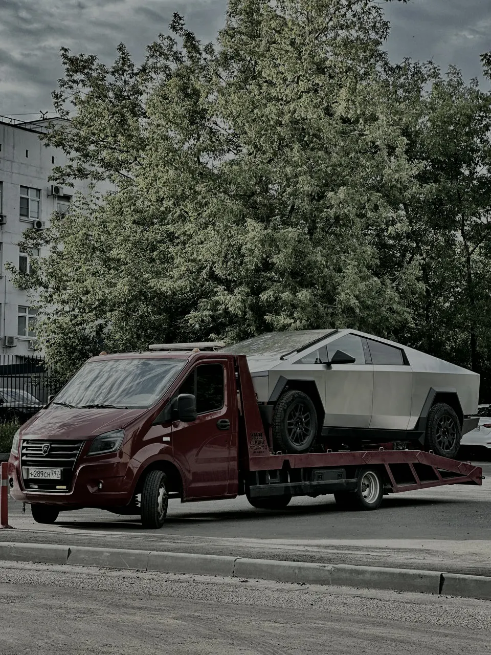 cybertruck — погрузка без запуска